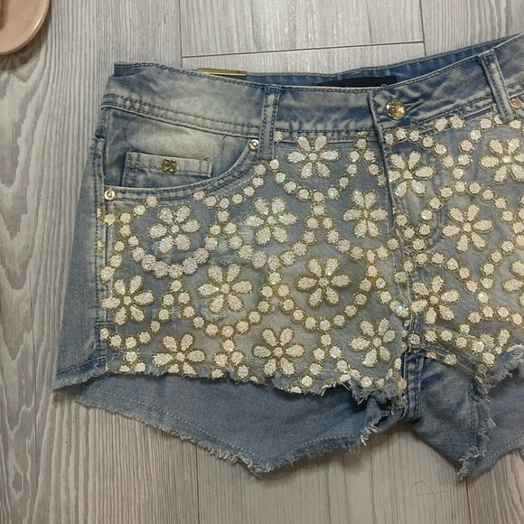 ✨Flower Embellished Denim Jeans - Picture 3 of 5